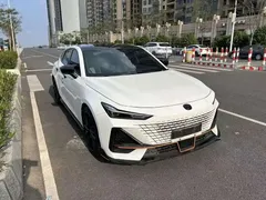 2022 Changan UNI-V 1.5T Premium, белый — фото 3