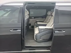 2024 Zeekr 009 6-Seat Executive 4WD 108kWh, чёрный — фото 8