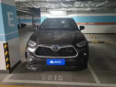 2022 Toyota Highlander 2.5L Hybrid 4WD Ultimate 7-seat, чёрный — фото 2