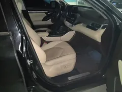 2022 Toyota Highlander 2.5L Hybrid 4WD Ultimate 7-seat, чёрный — фото 8