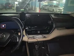 2022 Toyota Highlander 2.5L Hybrid 4WD Ultimate 7-seat, чёрный — фото 13