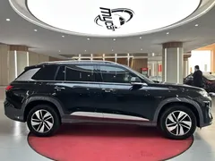 2023 Audi Q6 40 TFSI quattro Light, чёрный — фото 4