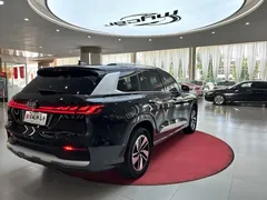 2023 Audi Q6 40 TFSI quattro Light, чёрный — фото 5