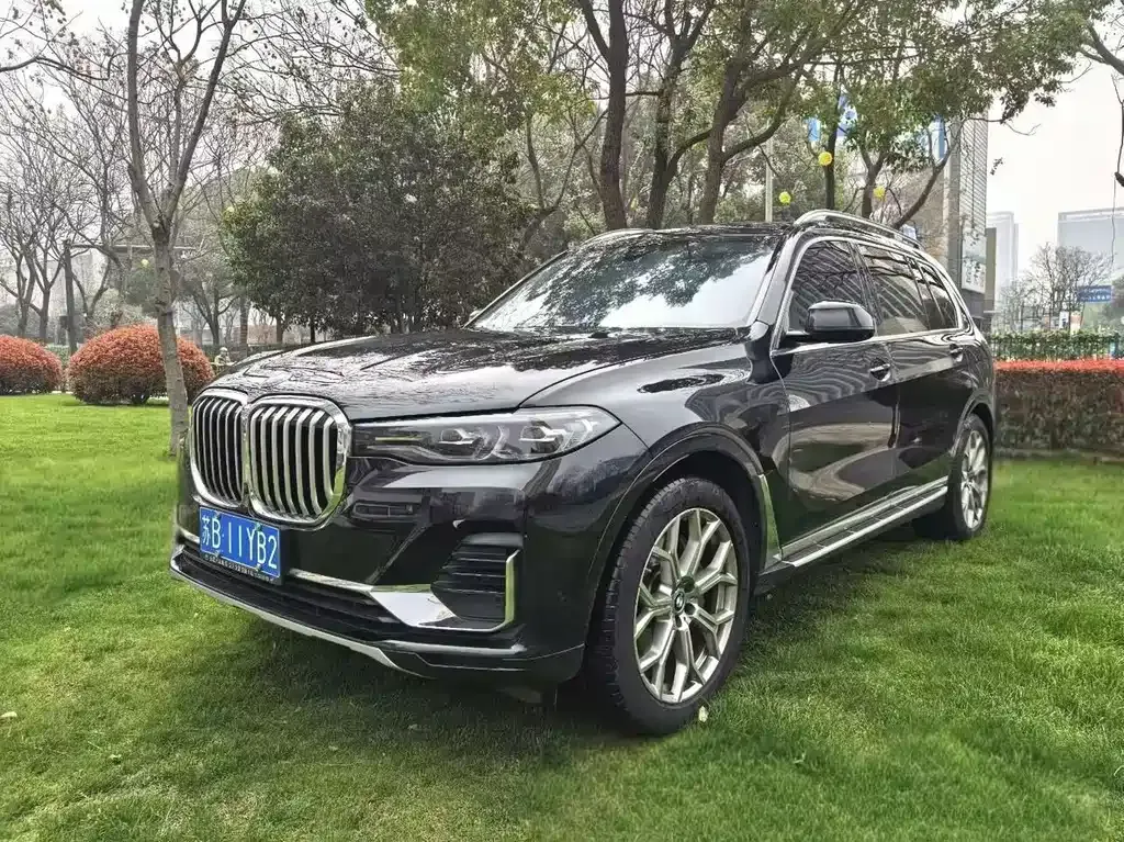 2022 BMW X7 xDrive40i Luxury Package