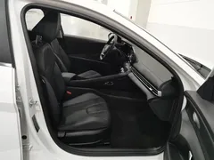 2023 Hyundai Elantra 1.5L CVT GLX Elite, белый — фото 23