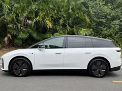 2025 Li Auto i6 2WD Standard, белый — фото 13