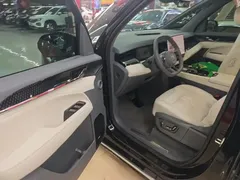 2024 Zeekr 009 6-Seat Executive 4WD 108kWh, чёрный — фото 16