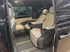2024 Zeekr 009 6-Seat Executive 4WD 108kWh, чёрный — фото 17