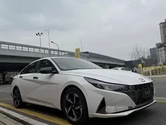 2021 Hyundai Elantra 240TGDi DCT LUX Premium, белый — фото 3