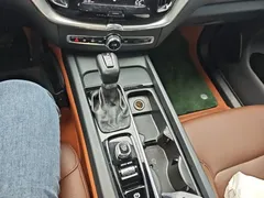 2021 Volvo XC60 4WD Luxury, синий — фото 14