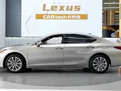 2022 Lexus ES 200 Luxury — фото 3