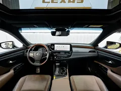 2022 Lexus ES 200 Luxury — фото 13