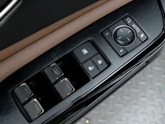 2022 Lexus ES 200 Luxury — фото 24