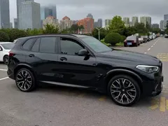 2022 BMW X5 M, чёрный — фото 2
