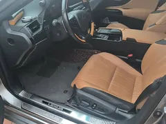 2021 Lexus ES 300h Premium — фото 9