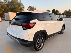 2022 Toyota Yaris L Zhixuan X 1.5L CVT Luxury Plus, белый — фото 7