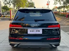2023 Audi Q7 55 TFSI quattro S line Sport, чёрный — фото 14