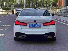 2021 BMW 5 Series 525i M Sport Package, белый — фото 3