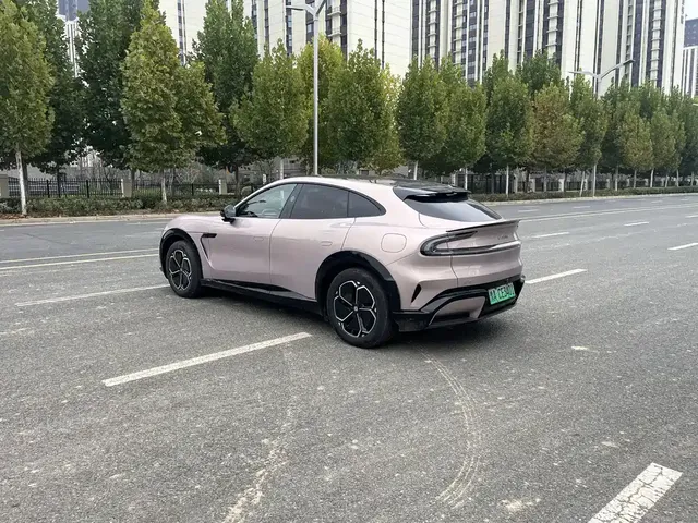 2026 Xiaomi YU7 RWD Standard