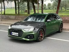 2022 Audi RS 4 Avant Dark Gold, зелёный — фото 1