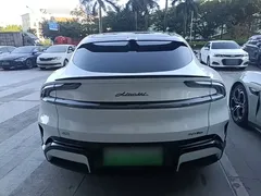 2025 Xiaomi YU7 4WD Max, белый — фото 6