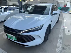 2025 BYD Qin L PHEV 80km Leading Smart Driving, белый — фото 1