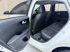 2021 Kia Cerato 1.5L CVT Fashion, белый — фото 15