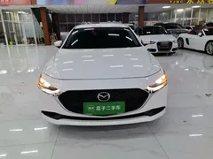 2020 Mazda 3 1.5L AT, белый — фото 3