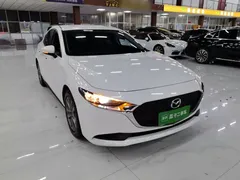 2020 Mazda 3 1.5L AT, белый — фото 4