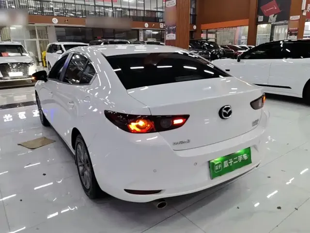 2020 Mazda 3 1.5L AT
