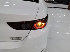 2020 Mazda 3 1.5L AT, белый — фото 8