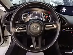 2020 Mazda 3 1.5L AT, белый — фото 11