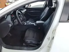 2020 Mazda 3 1.5L AT, белый — фото 15