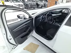 2020 Mazda 3 1.5L AT, белый — фото 16