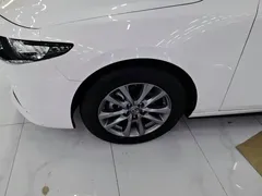 2020 Mazda 3 1.5L AT, белый — фото 23