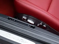 2022 Porsche 718 Boxster 2.0T — фото 18