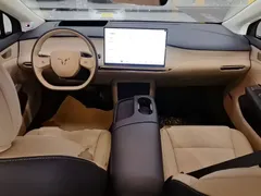2025 Hongqi Tiangong 05 550 Smart Choice — фото 10