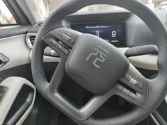 2025 BYD Yuan UP EV 301km Pilot, белый — фото 6
