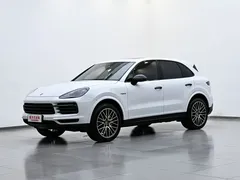 2023 Porsche Cayenne E-Hybrid 2.0T PHEV Platinum, белый — фото 2