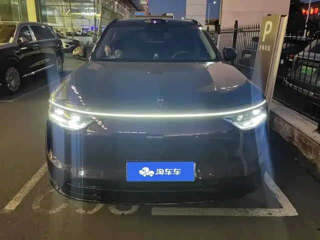 2025 Aito M8 EREV Ultra 53.4kWh 5-seat 192-line LiDAR