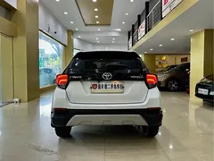 2022 Toyota Yaris L Zhixuan X 1.5L CVT Luxury Plus, белый — фото 5