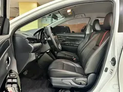 2022 Toyota Yaris L Zhixuan X 1.5L CVT Luxury Plus, белый — фото 8