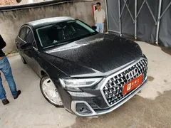 2023 Audi A8L 50 TFSI quattro Select, чёрный — фото 2