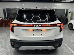 2023 Kia Seltos 1.5L CVT Luxury, белый — фото 6