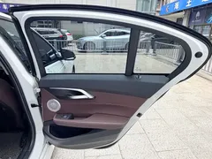 2021 BMW 1 Series 120i M Sport, белый — фото 11