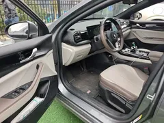 2024 BYD Qin PLUS Honor DM-i PHEV 55km Leading — фото 12