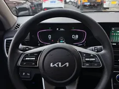 2023 Kia Seltos 1.5L CVT Luxury, белый — фото 11