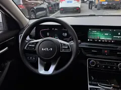 2023 Kia Seltos 1.5L CVT Luxury, белый — фото 12