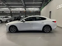 2021 Mazda 3 2.0L AT, белый — фото 8