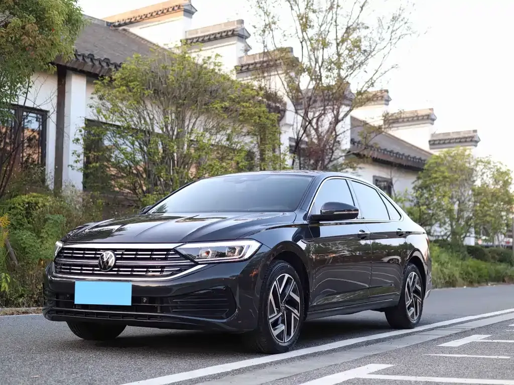 2023 Volkswagen Sagitar 300TSI DSG
